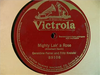 small_victrola 89108.webp